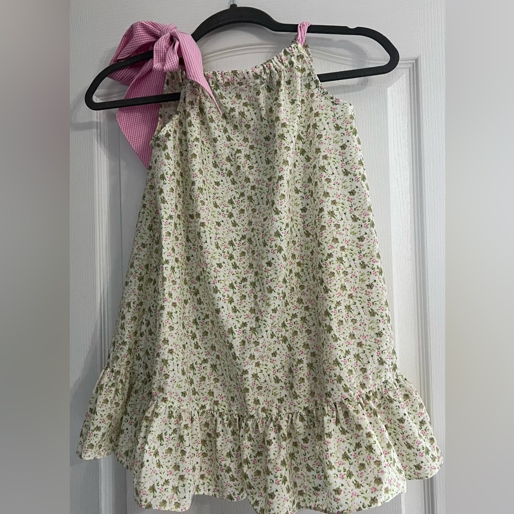 Precious floral dress with bow shoulder